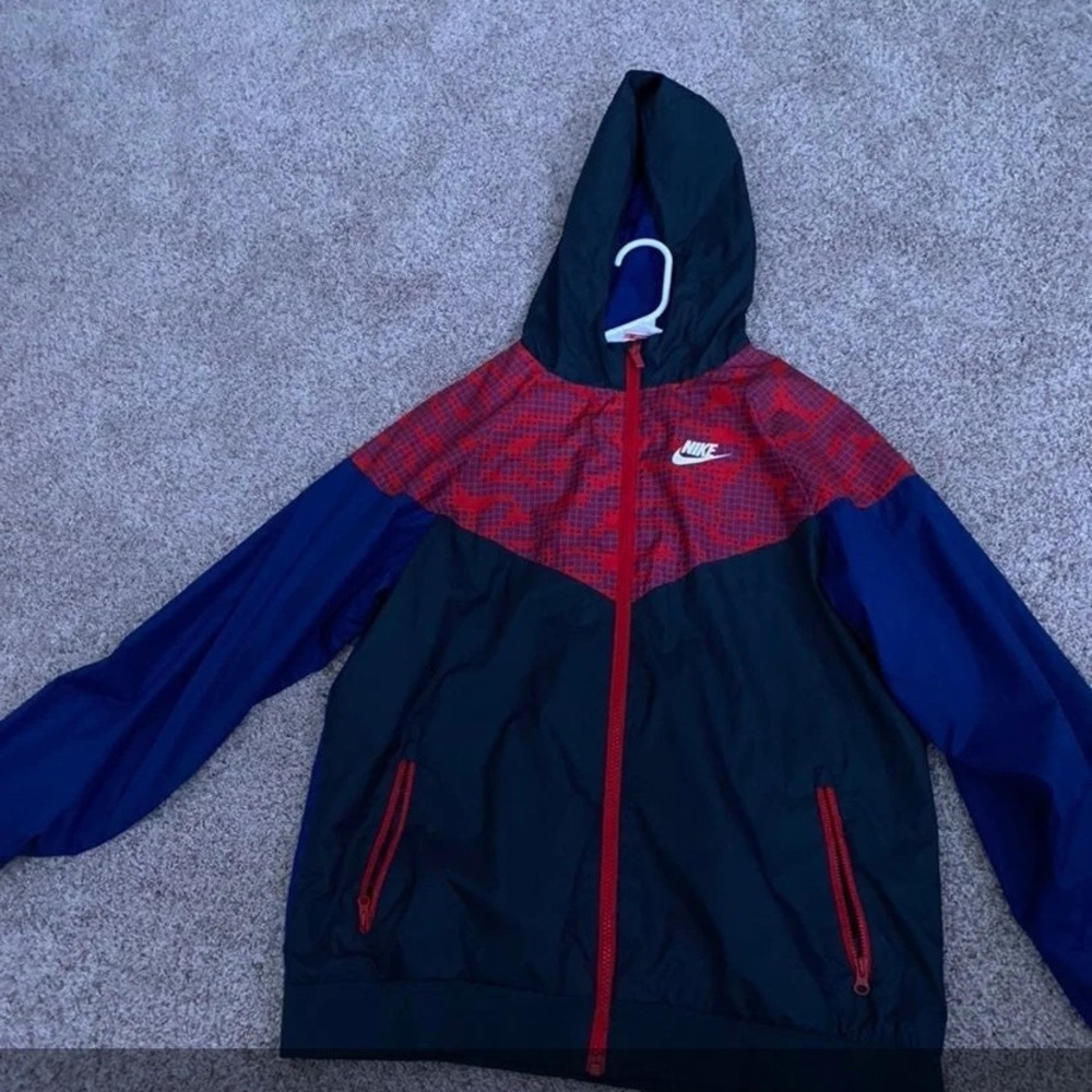 nike wind breaker